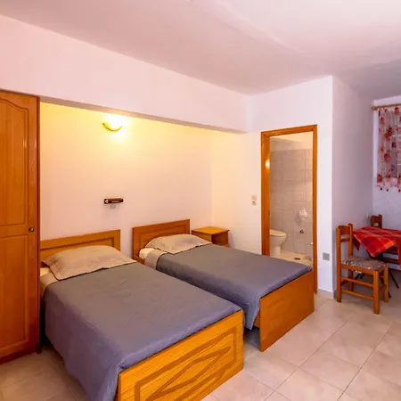 Balaskas Aparthotel Diafánion