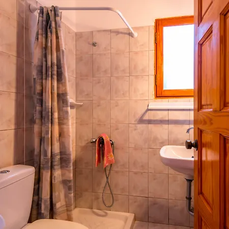 Balaskas Aparthotel Diafánion