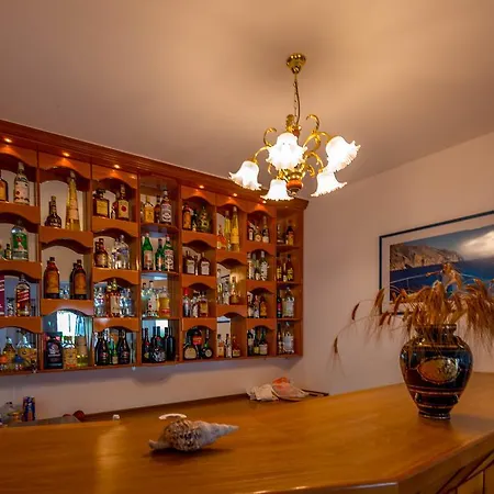 Ξενοδοχείο με διαμερίσματα μπαλάσκας Διαφάνιον