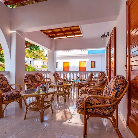 Ξενοδοχείο με διαμερίσματα μπαλάσκας Διαφάνιον