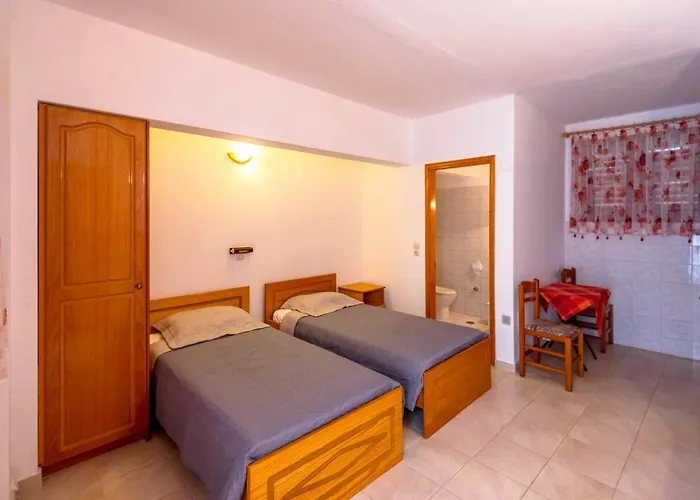 Balaskas 公寓式酒店 Diafánion