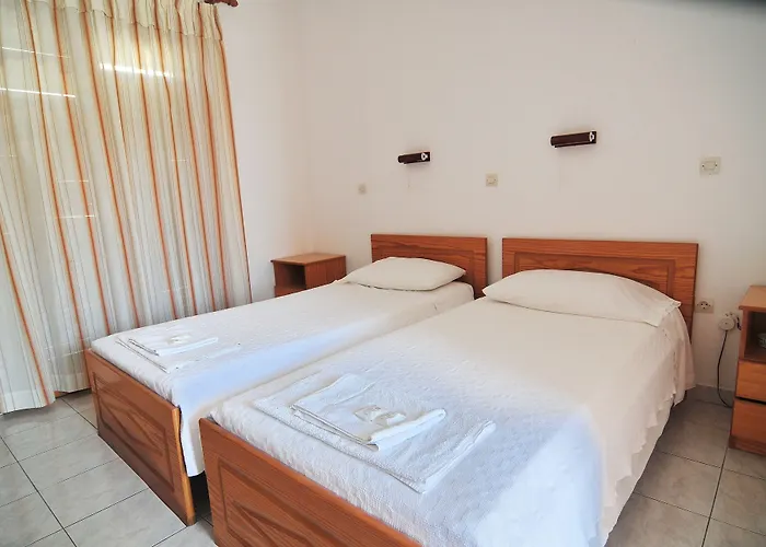 Balaskas 公寓式酒店 Diafánion