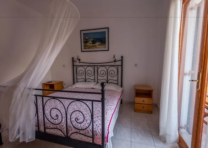 Balaskas 公寓式酒店 Diafánion